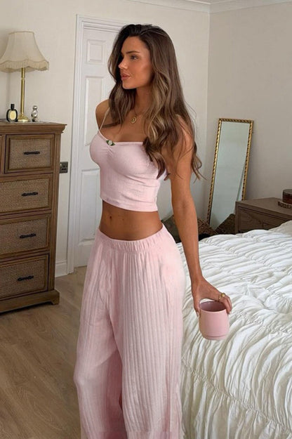 Conjunto de dos piezas de top de tirantes y pantalones holgados suaves