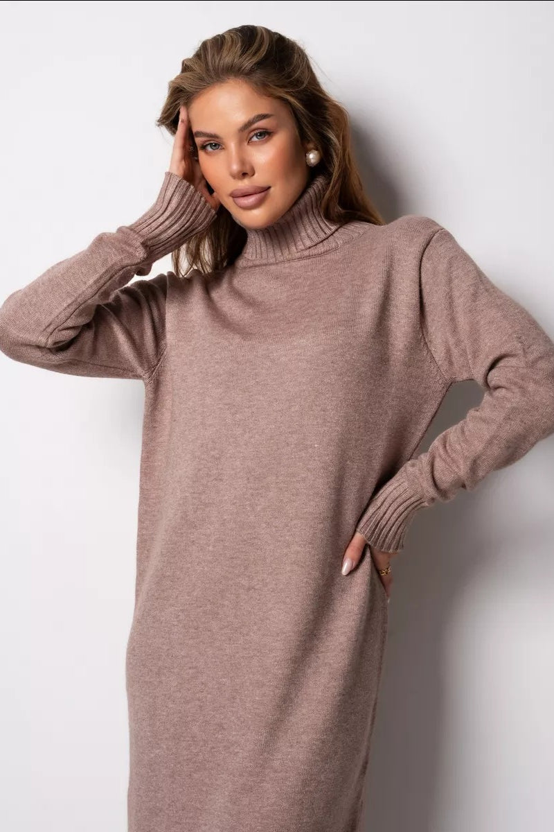 Vestido suéter de cuello alto holgado