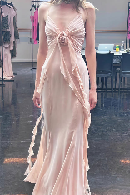 Vestido maxi sin espalda con tirantes finos y rosas 3D