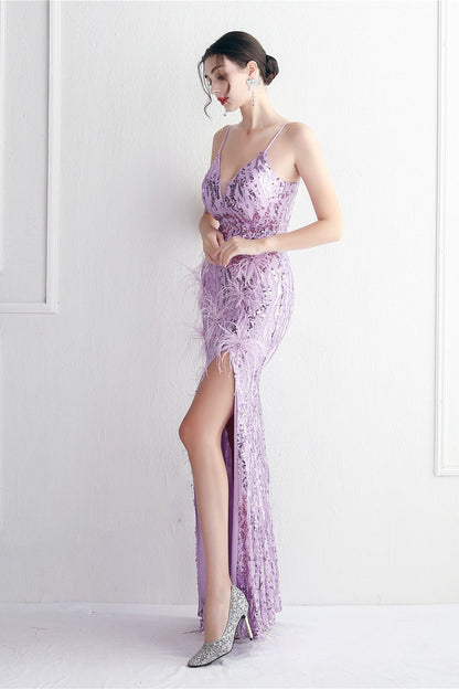 Vestido de noche ajustado con intrincados abalorios
