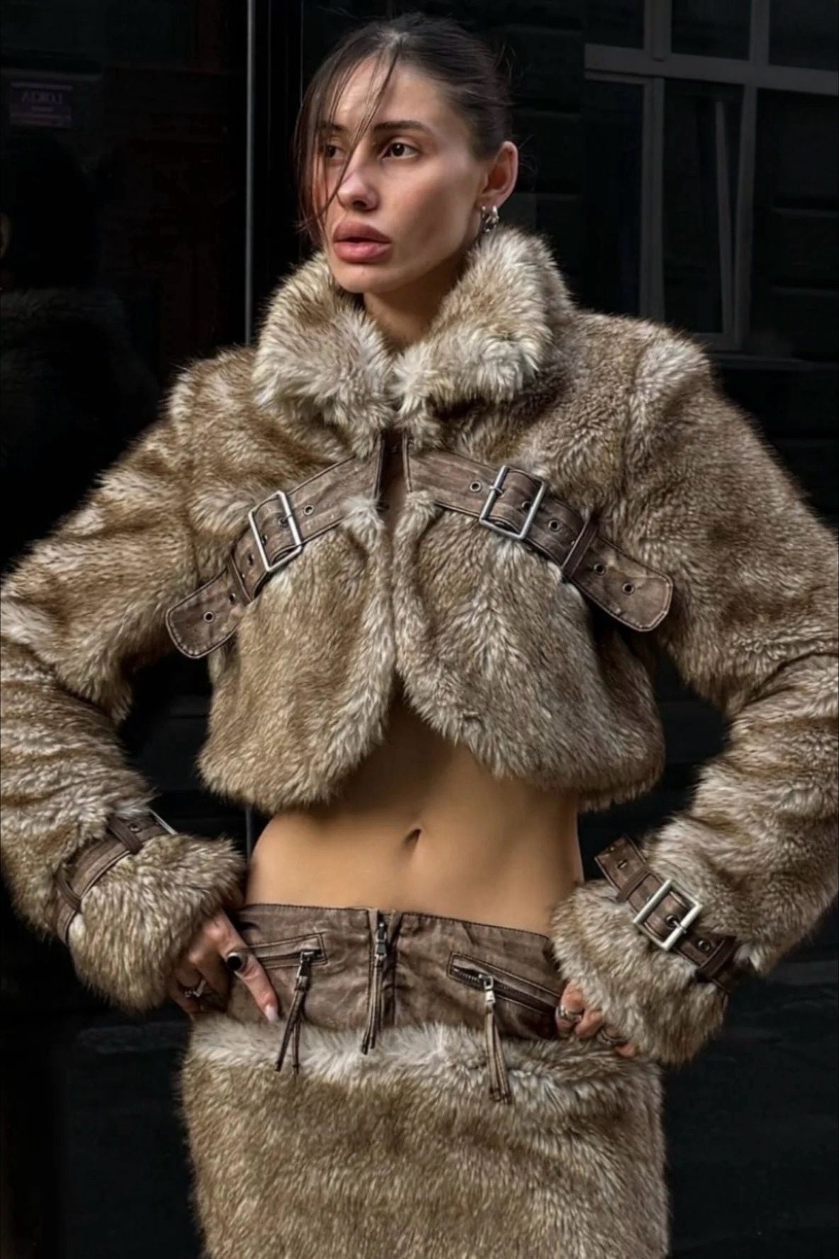 Abrigo vintage corto con cuello alto y retales