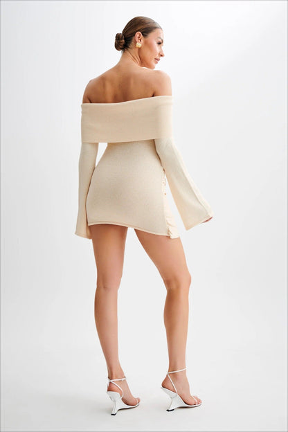Vestido de punto con cuello barco y lazo