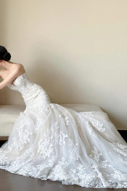 Vestido de novia de cola de sirena sin tirantes de encaje