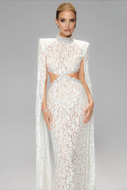Vestido de recepción entallado con capa, encaje, cuentas y lentejuelas