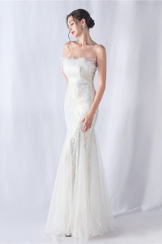 Vestido de Noche con Lentejuelas y Plumas de Avestruz