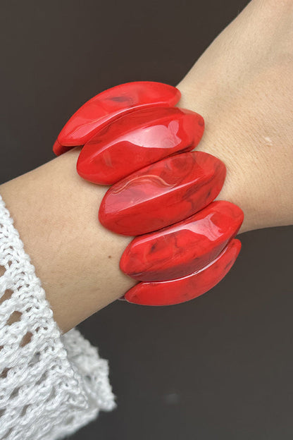 Stylish and Minimalist Geometric Dyed Acrylic Bracelet