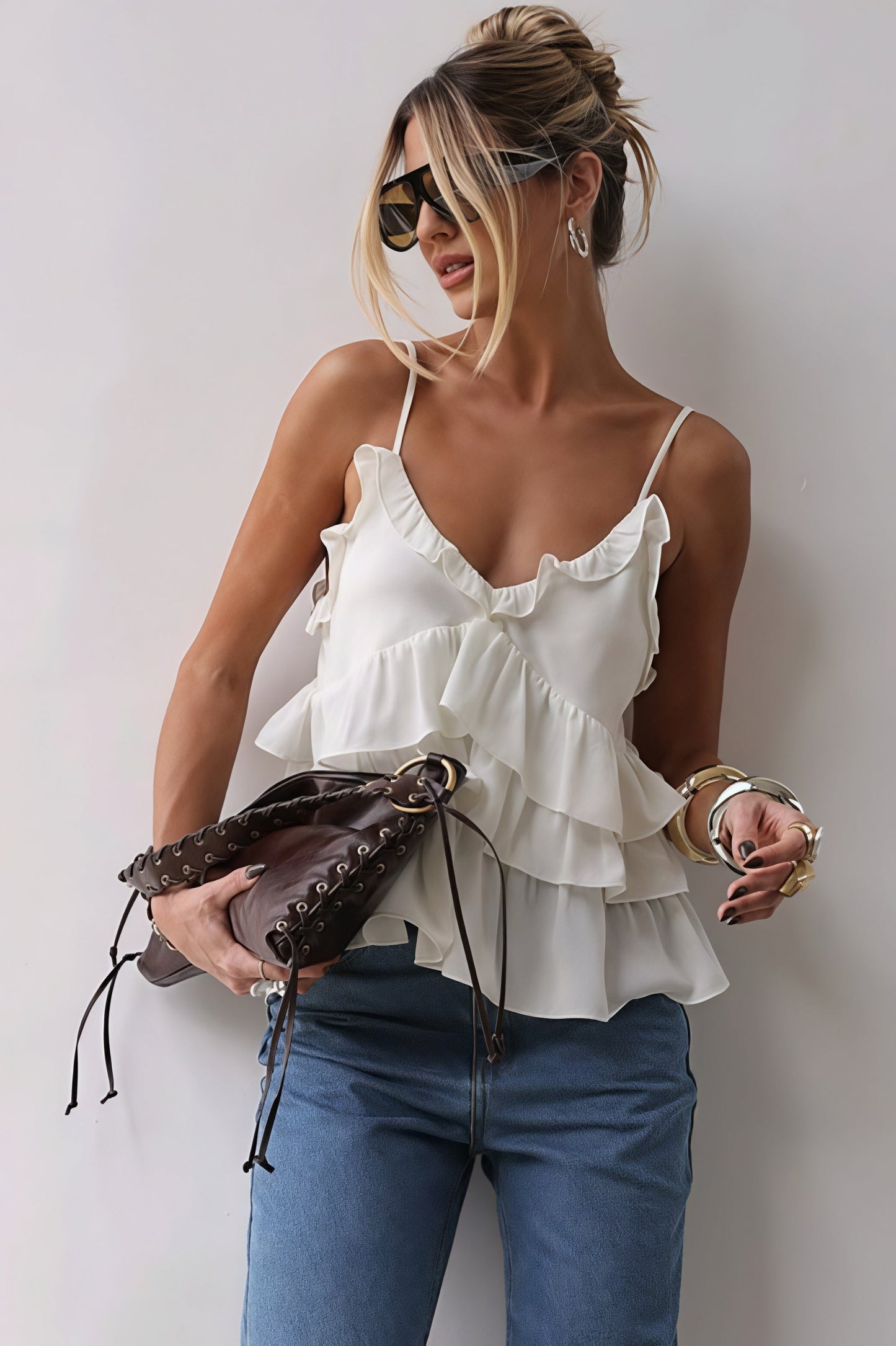 Camisola casual con cuello en V y volantes