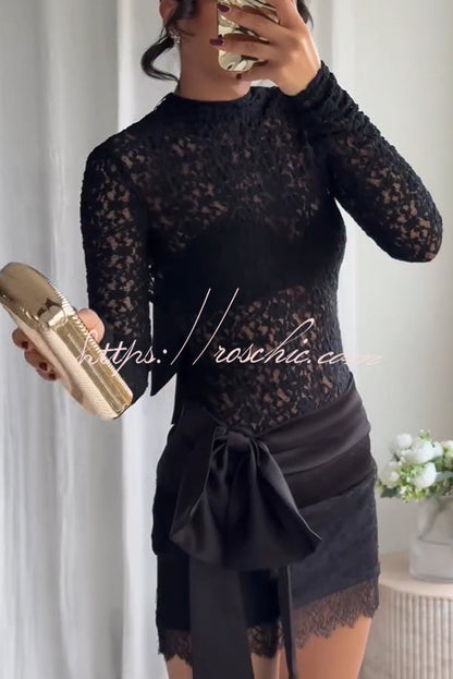 Anna Satin Bow Appliqu¨¦ Mid Rise Lace Hem Mini Skirt