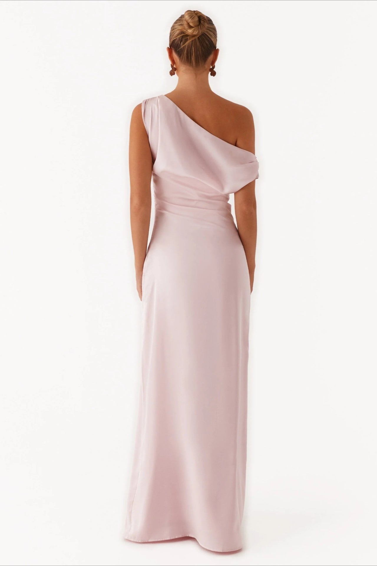 Vestido formal de cuello asimétrico liso