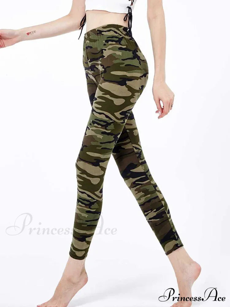 Graffiti Floral Patterned Print Elastic Design Leggings