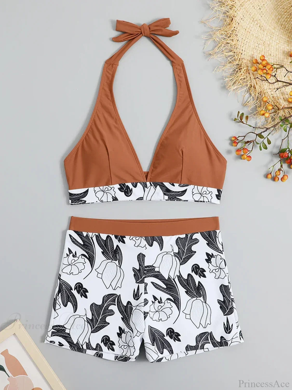 Conjunto de dos piezas de bikini con shorts y top halter estampado