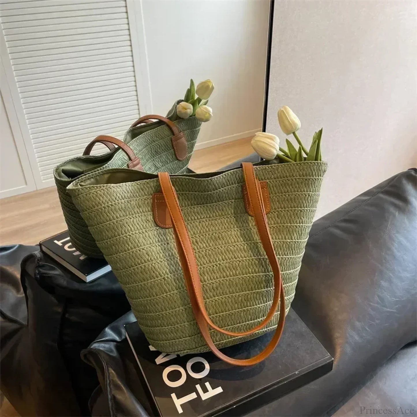 High-End Texture Commuter Shoulder Bag