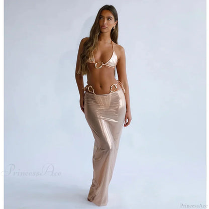 Maxivestido con encaje y bañador de tres piezas