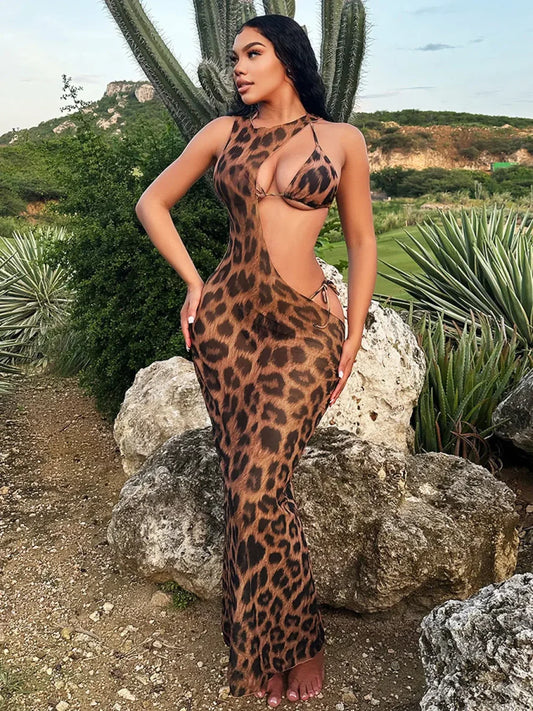 Traje de baño de tres piezas con bikini y pareo de playa con estampado de leopardo