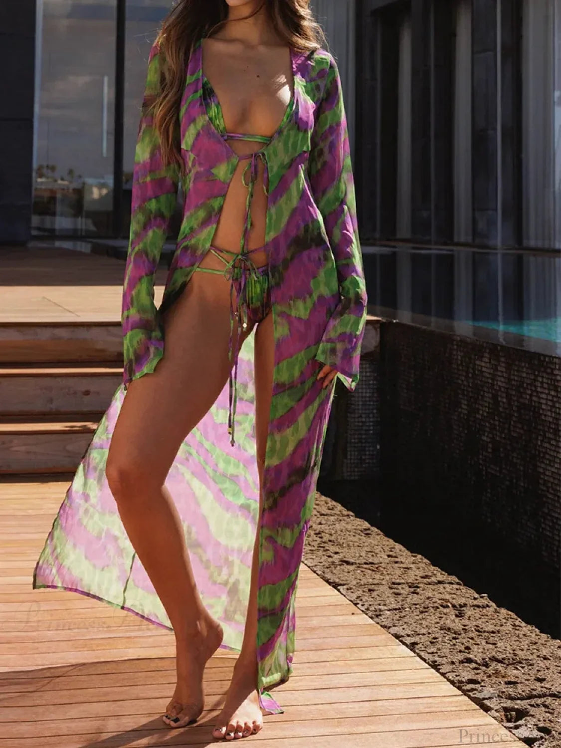 Conjunto de bikini de tres piezas con cubierta de malla