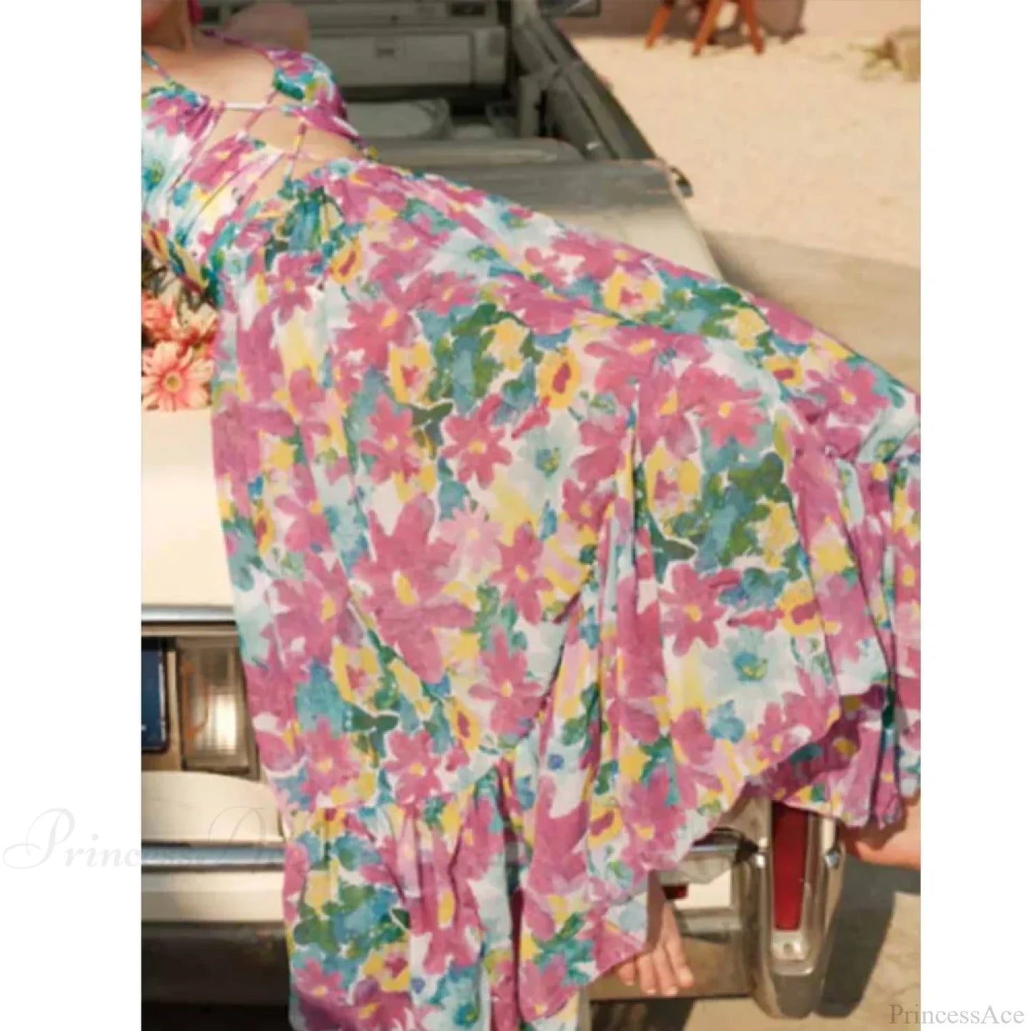 Traje de baño de una pieza con recortes y estampado anudado