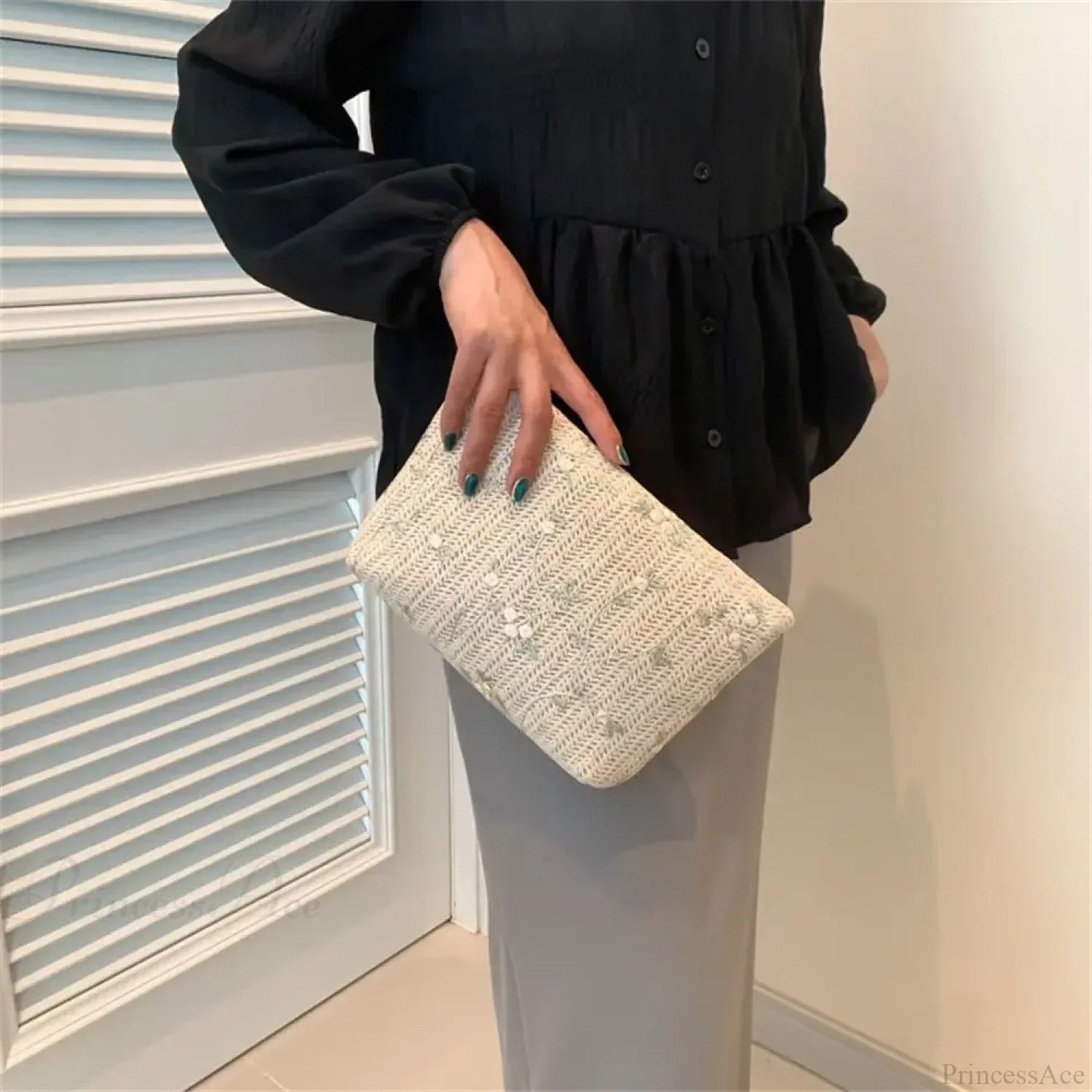 Rattan Handheld Straw Clutch Wristlet