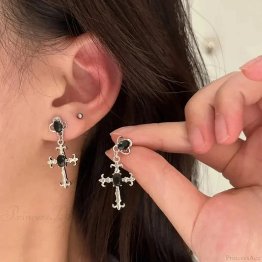 Rebellious Dark Scorpion Metallic Serpent Clip Earring