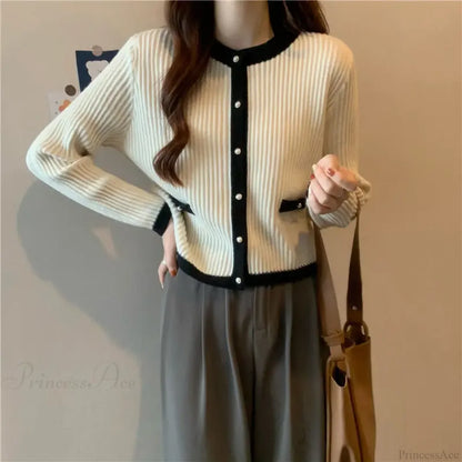 Round Neck Button Fashion Cardigan