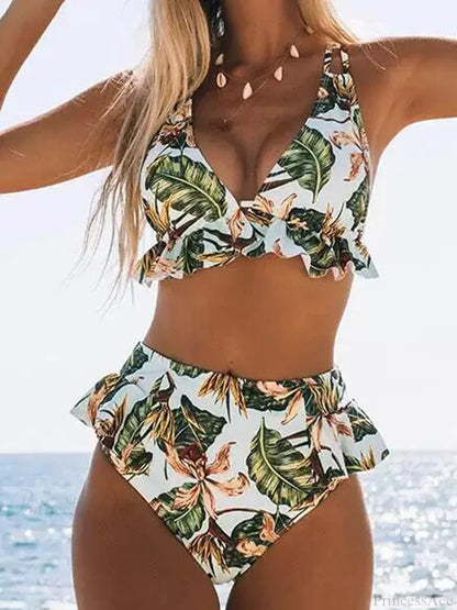 Conjunto de Dos Piezas con Volantes, Triángulo, Cordones y Hojas