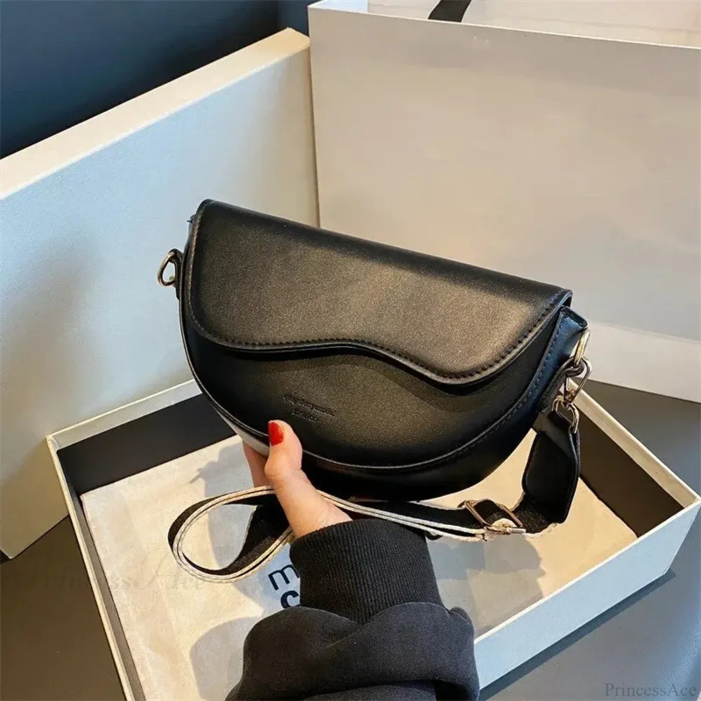 Vintage Flap Small Saddle Crossbody