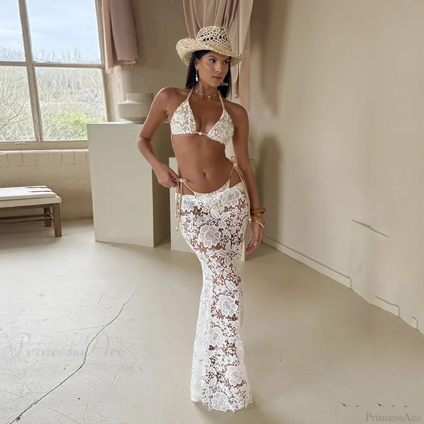 Traje de baño de tres piezas tipo pareo de encaje blanco