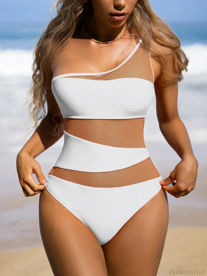 Traje de baño blanco de una pieza estilo coreano