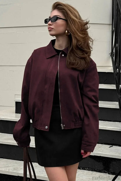 Chaqueta utilitaria de ante rojo vino
